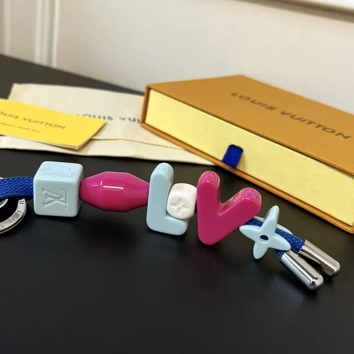 スーパーコピー ルイヴィトン キーホルダー