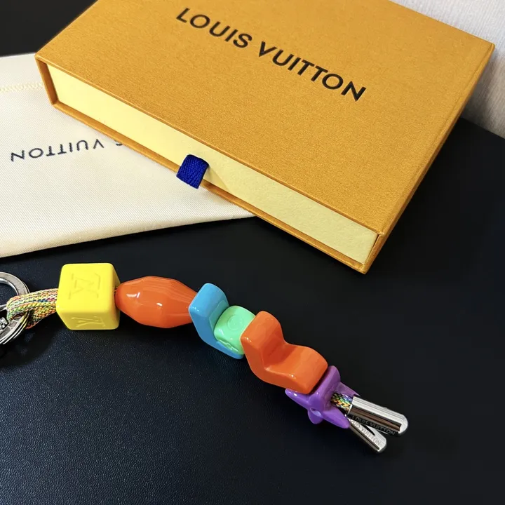 スーパーコピー ルイヴィトン キーホルダー