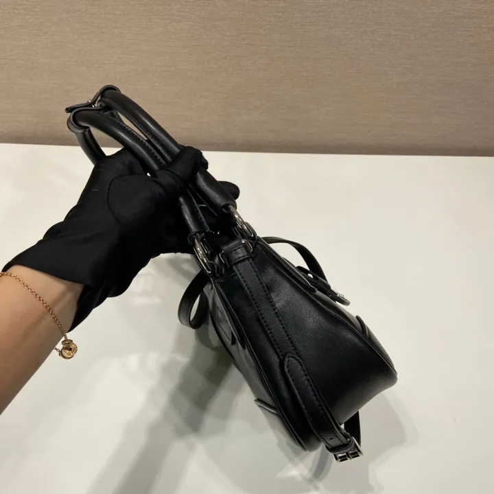 スーパーコピー プラダ キーホルダー