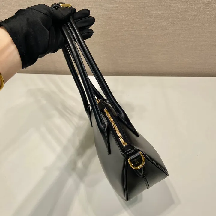 スーパーコピー プラダ キーホルダー