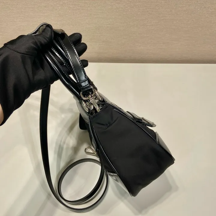 スーパーコピー プラダ キーホルダー