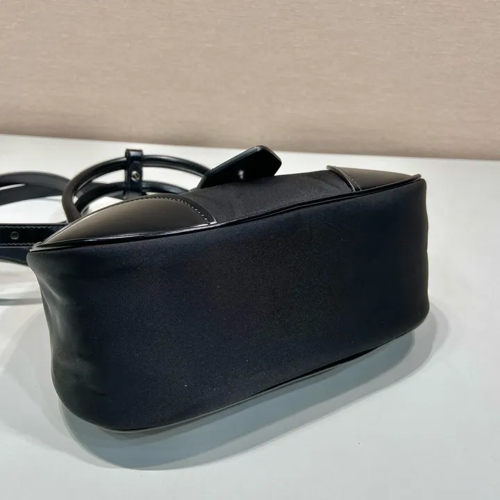 スーパーコピー プラダ キーホルダー