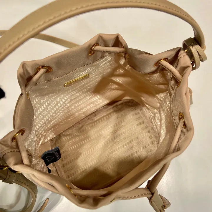 スーパーコピー バレンシアガ キーホルダー