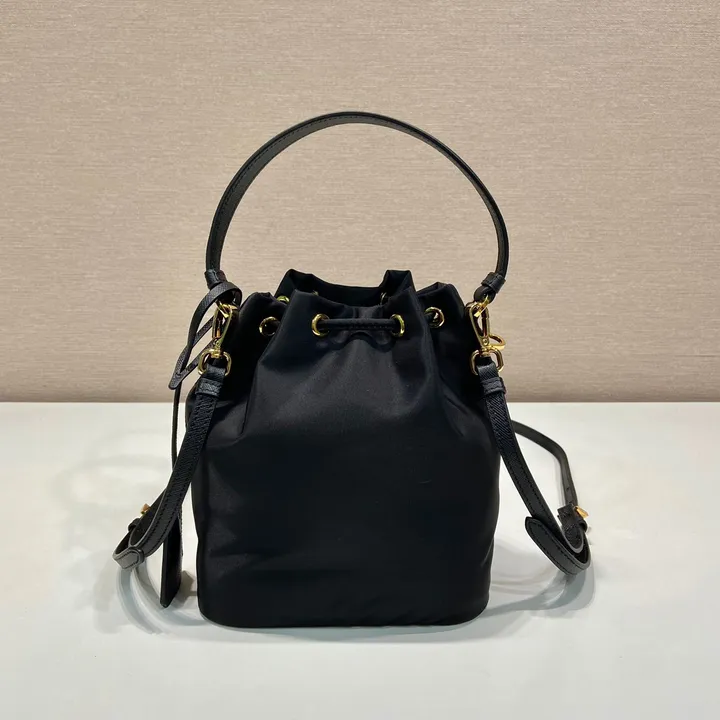 スーパーコピー プラダ キーホルダー