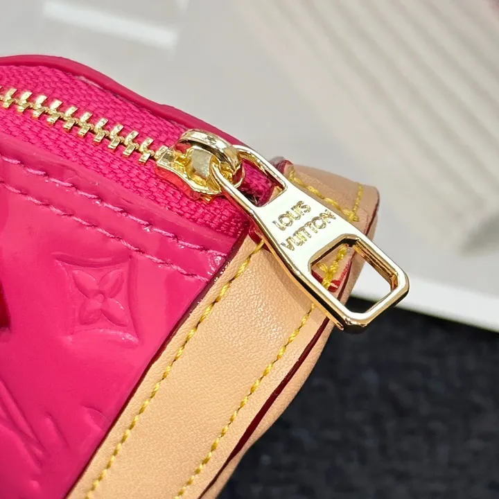 スーパーコピー ルイヴィトン キーホルダー