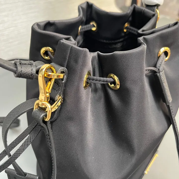 スーパーコピー プラダ キーホルダー