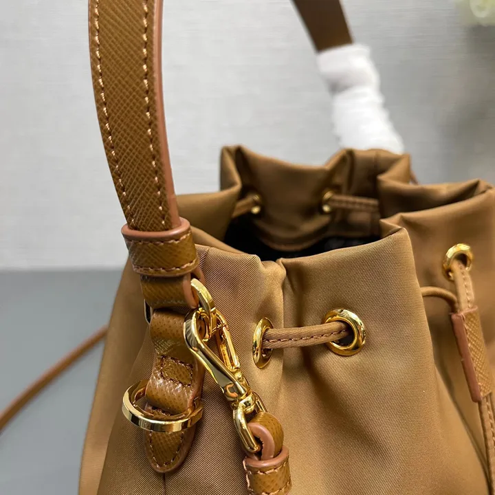 スーパーコピー プラダ キーホルダー