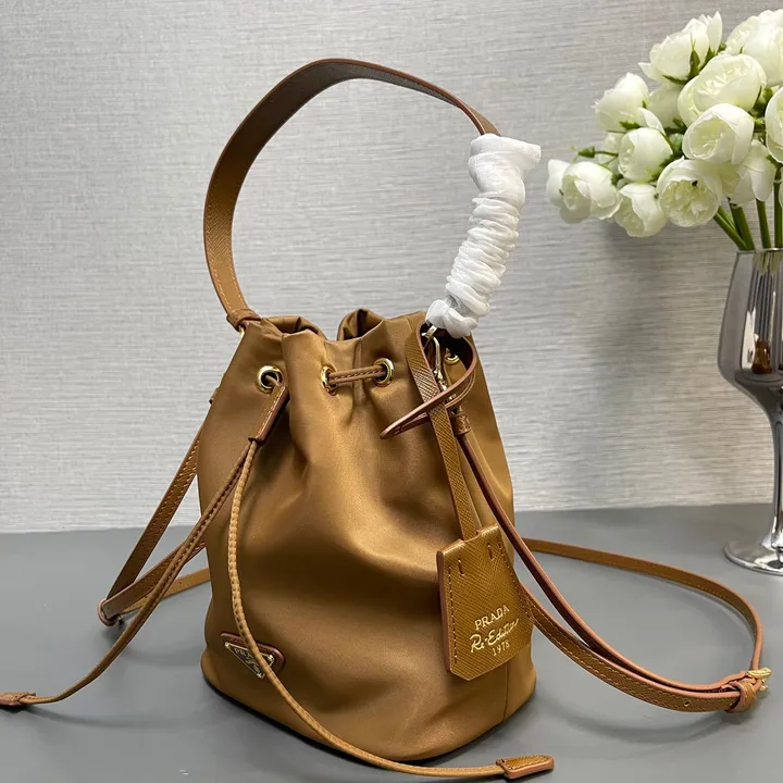 スーパーコピー プラダ キーホルダー