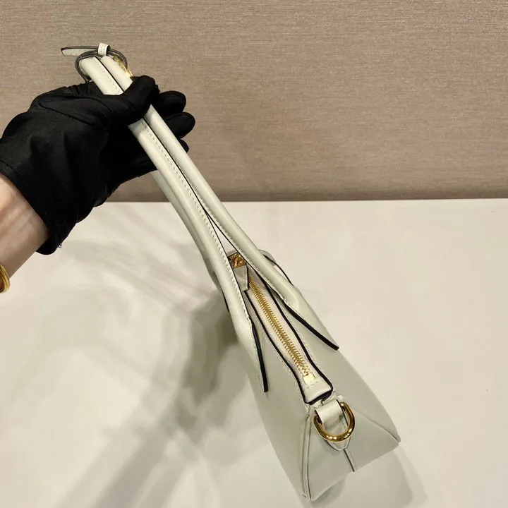 スーパーコピー プラダ キーホルダー