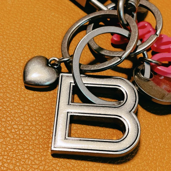 スーパーコピー バレンシアガ キーホルダー