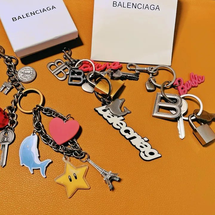 スーパーコピー バレンシアガ キーホルダー