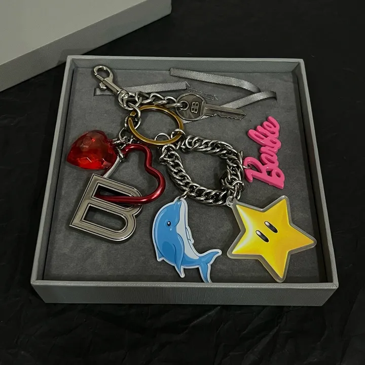 スーパーコピー バレンシアガ キーホルダー