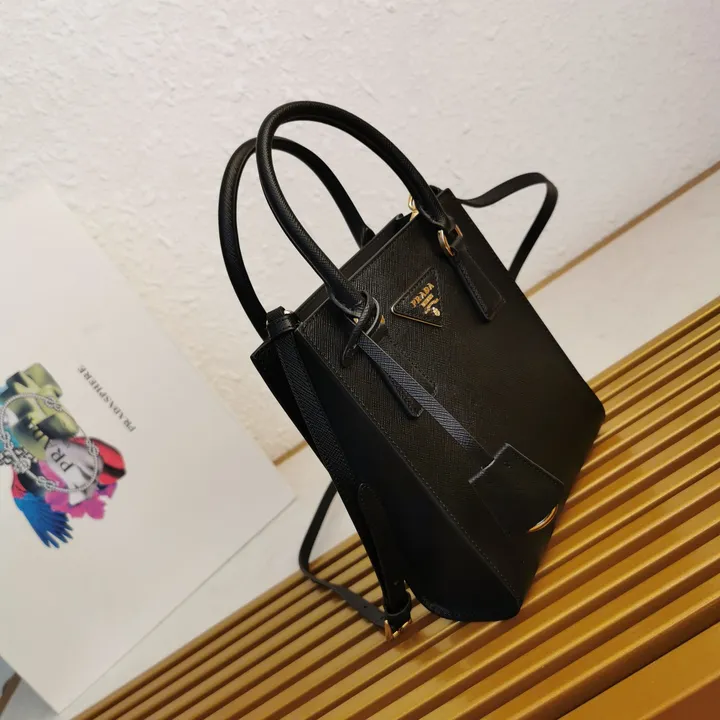 スーパーコピー プラダ キーホルダー