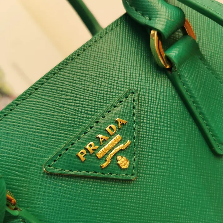 スーパーコピー プラダ キーホルダー