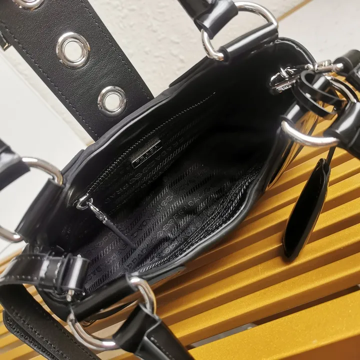 スーパーコピー プラダ キーホルダー