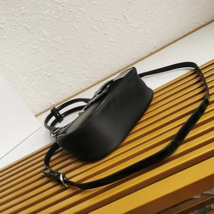 スーパーコピー プラダ キーホルダー