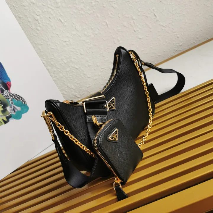 スーパーコピー プラダ キーホルダー