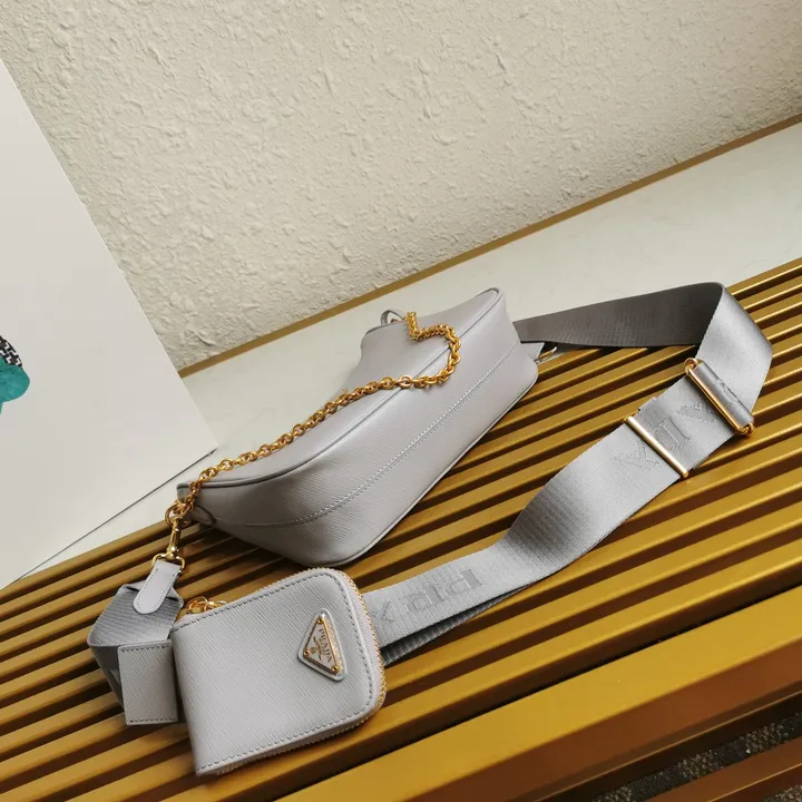 スーパーコピー プラダ キーホルダー