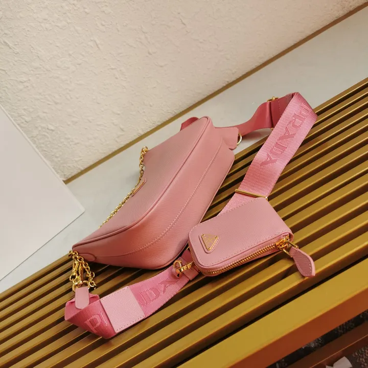 スーパーコピー プラダ キーホルダー