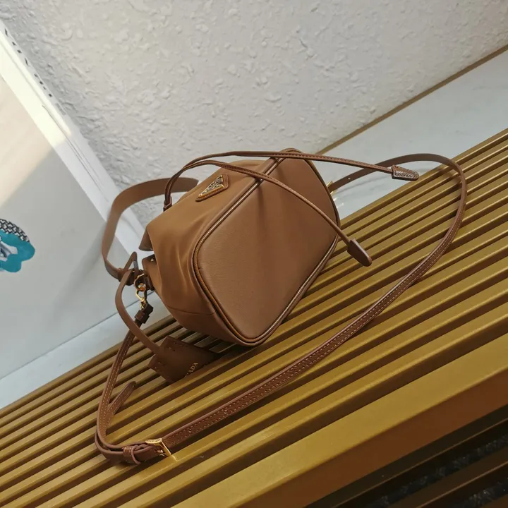 スーパーコピー プラダ キーホルダー