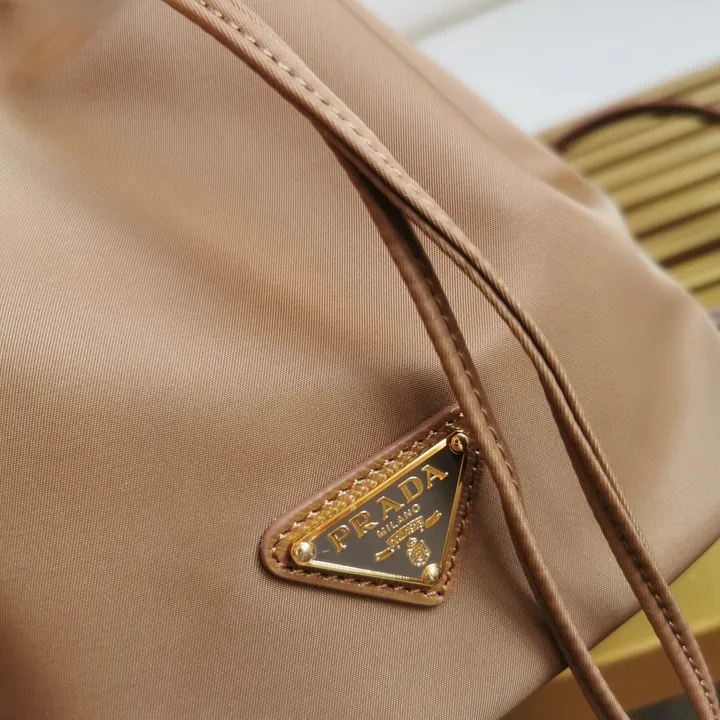 スーパーコピー プラダ キーホルダー