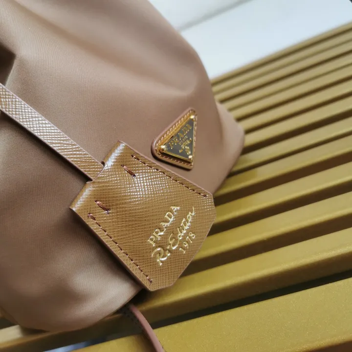 スーパーコピー プラダ キーホルダー