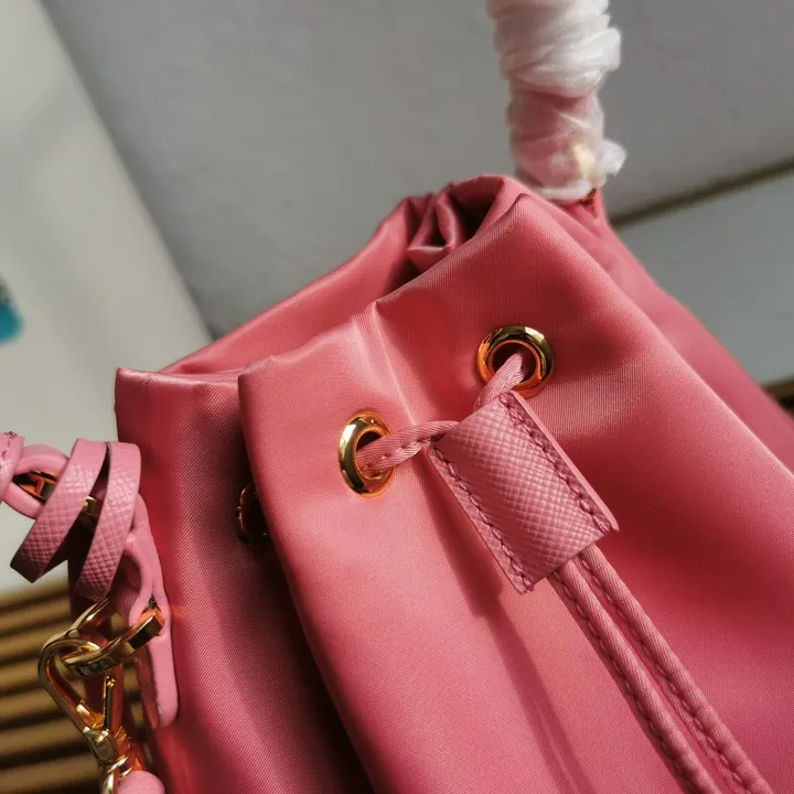 スーパーコピー プラダ キーホルダー