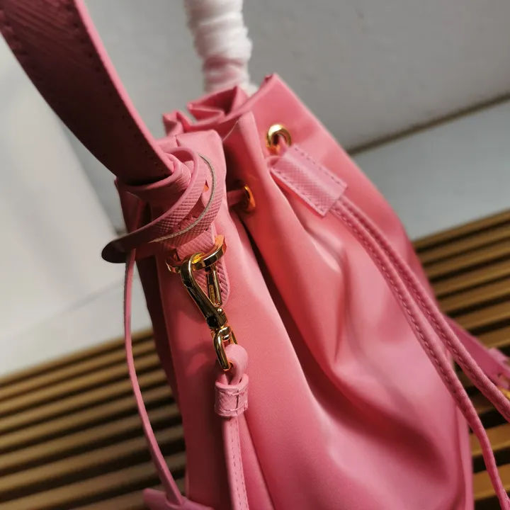 スーパーコピー プラダ キーホルダー