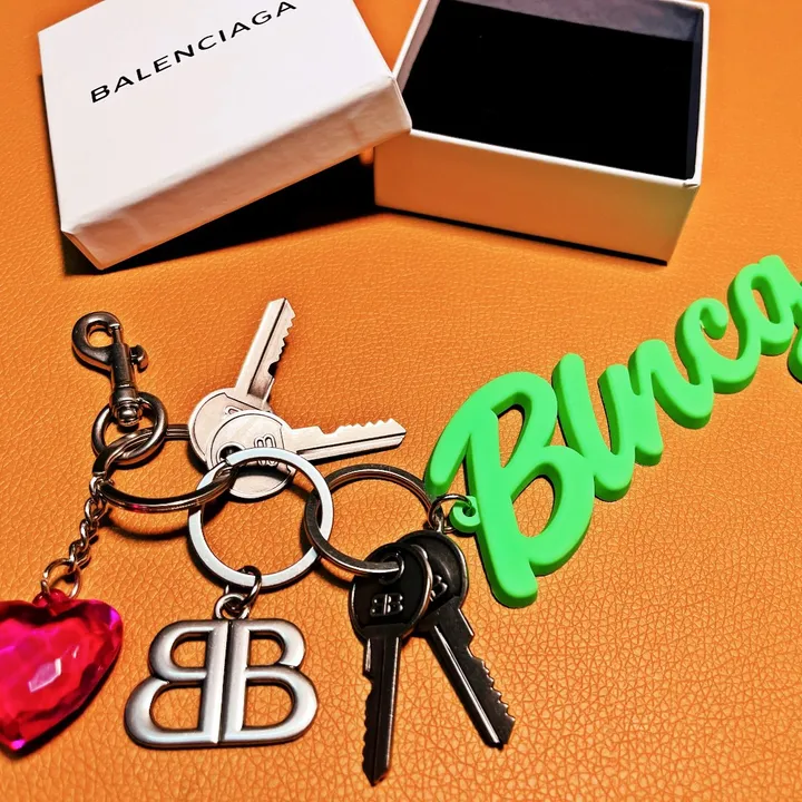 スーパーコピー バレンシアガ キーホルダー