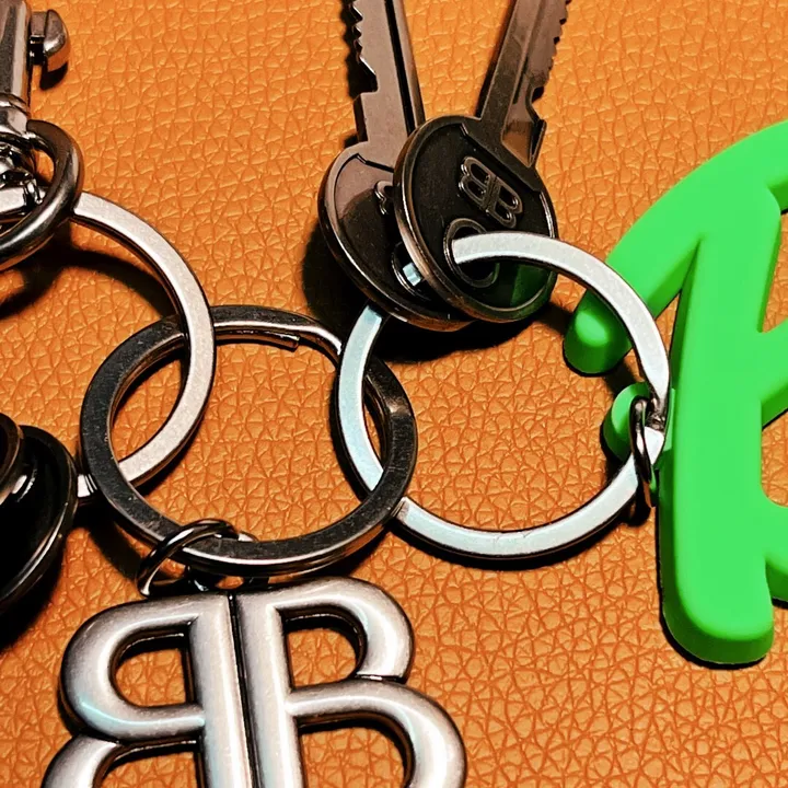 スーパーコピー バレンシアガ キーホルダー