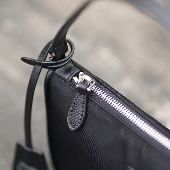 スーパーコピー プラダ キーホルダー