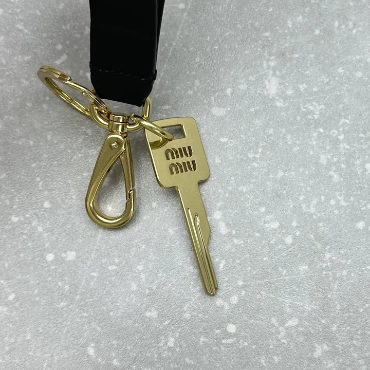 スーパーコピー ミュウミュウ キーホルダー
