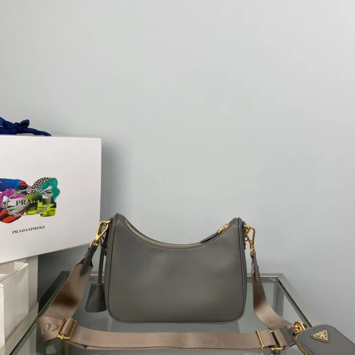 スーパーコピー プラダ キーホルダー