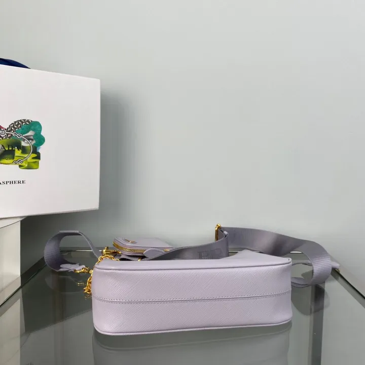 スーパーコピー プラダ キーホルダー