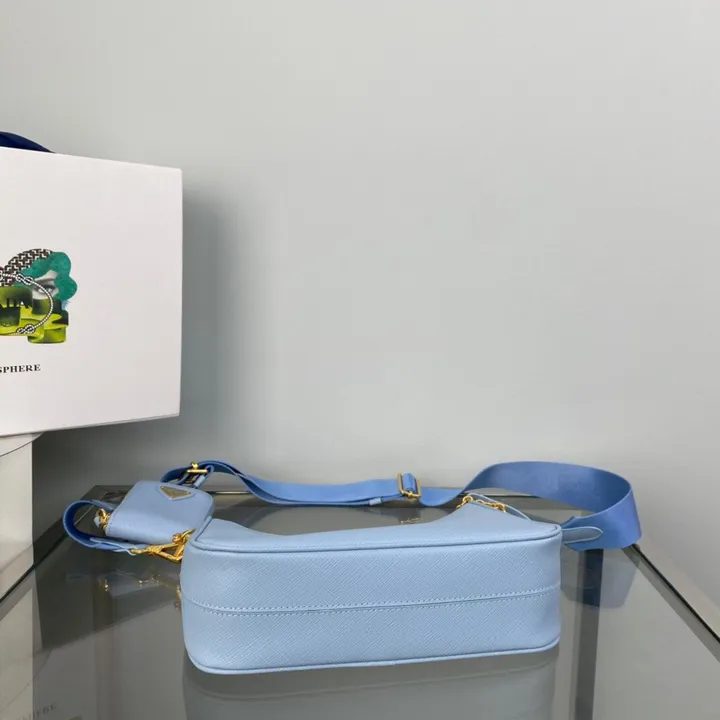 スーパーコピー プラダ キーホルダー