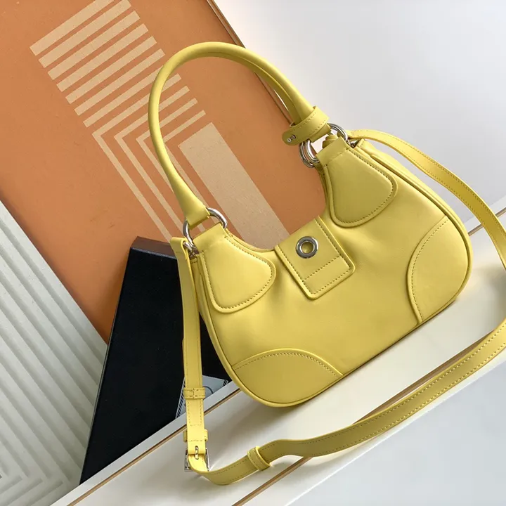 スーパーコピー バレンシアガ キーホルダー