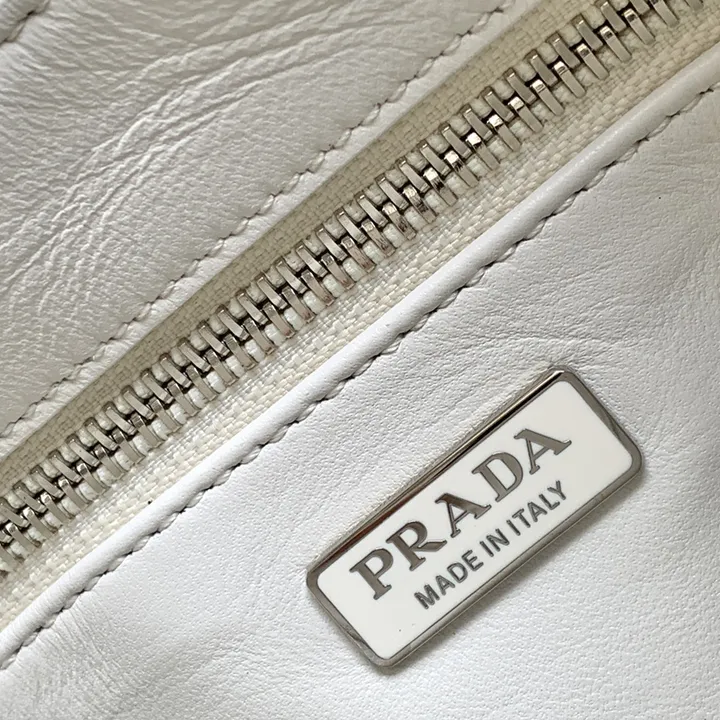 スーパーコピー バレンシアガ キーホルダー