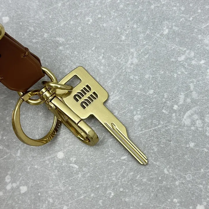スーパーコピー ミュウミュウ キーホルダー
