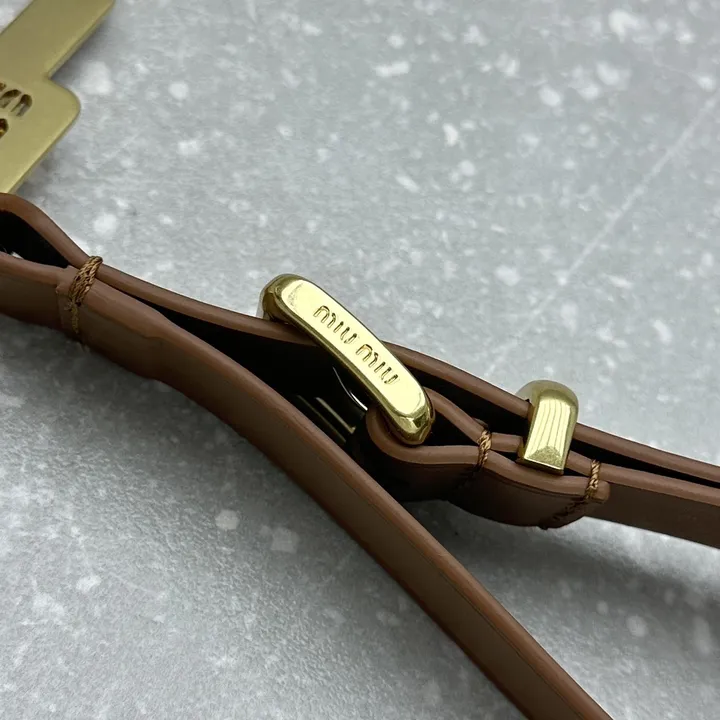 スーパーコピー ミュウミュウ キーホルダー