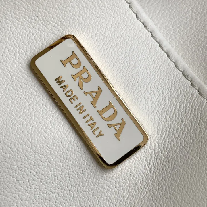 スーパーコピー バレンシアガ キーホルダー