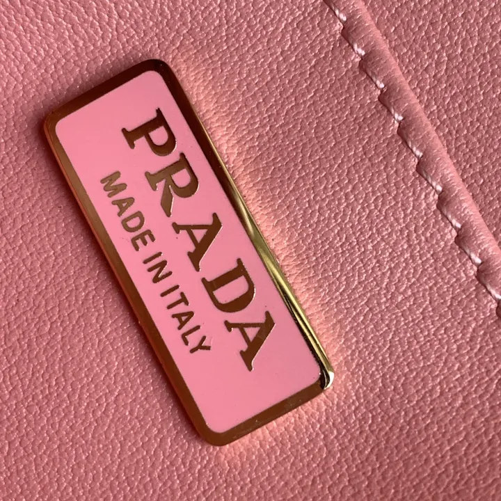 スーパーコピー バレンシアガ キーホルダー