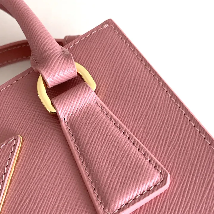 スーパーコピー バレンシアガ キーホルダー