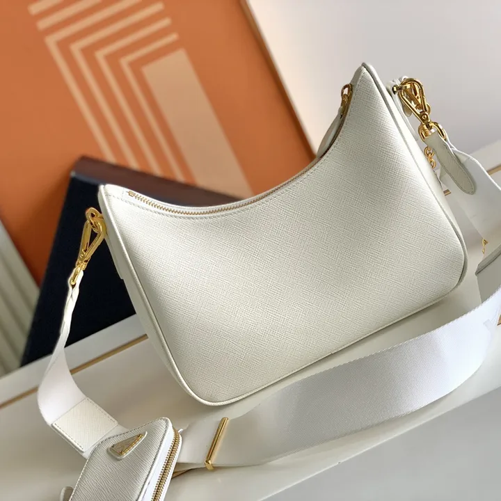 スーパーコピー バレンシアガ キーホルダー