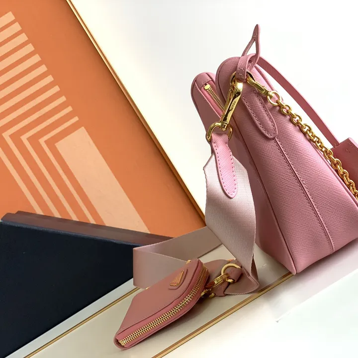 スーパーコピー バレンシアガ キーホルダー