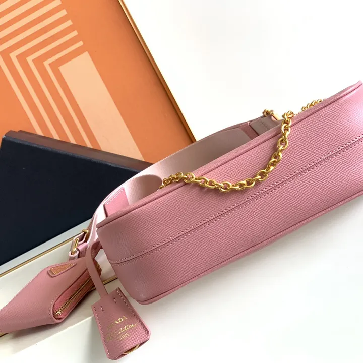 スーパーコピー バレンシアガ キーホルダー