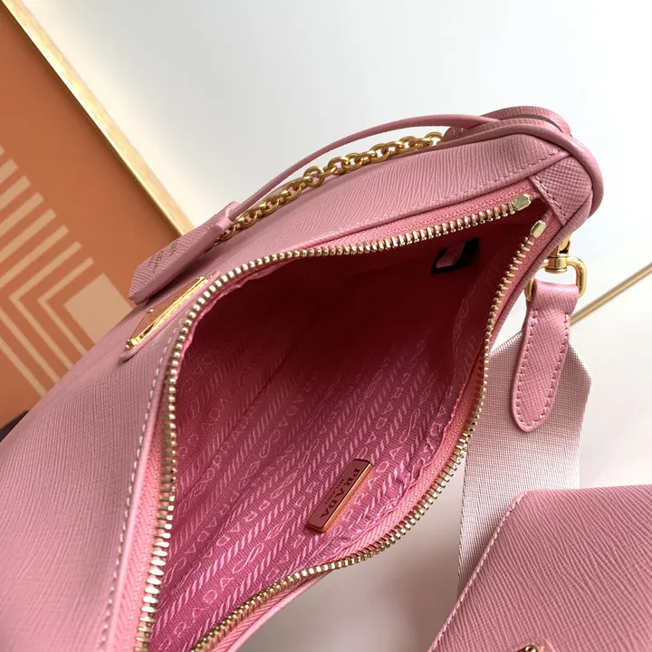 スーパーコピー バレンシアガ キーホルダー