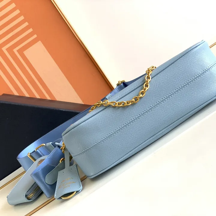 スーパーコピー バレンシアガ キーホルダー