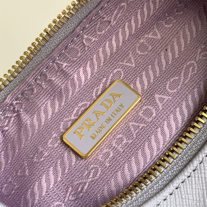 スーパーコピー バレンシアガ キーホルダー