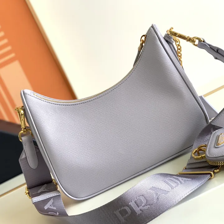 スーパーコピー バレンシアガ キーホルダー