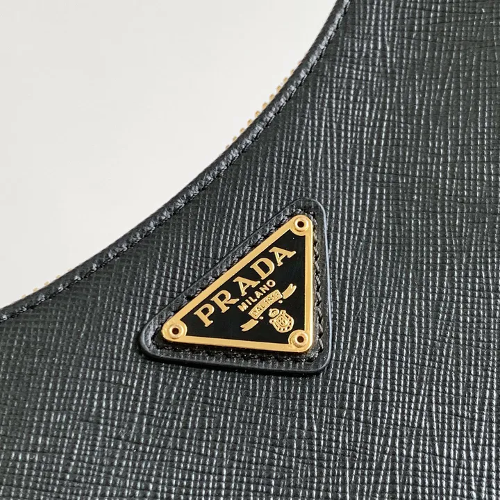 スーパーコピー バレンシアガ キーホルダー